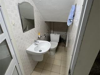 Bán nhà phố tôn thất tùng,đống đa,dt 30m2 x 4 tầng,10m2 ra oto tránh,nhà mới,full nội thất,