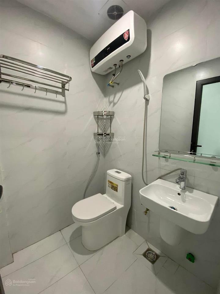 Cần bán ccmn nguyễn ngọc vũ,95m2 x 7 tầng,mt 8m,21 pkk,nhà mới,30m ra ngõ oto,dòng tiền 130tr/tháng