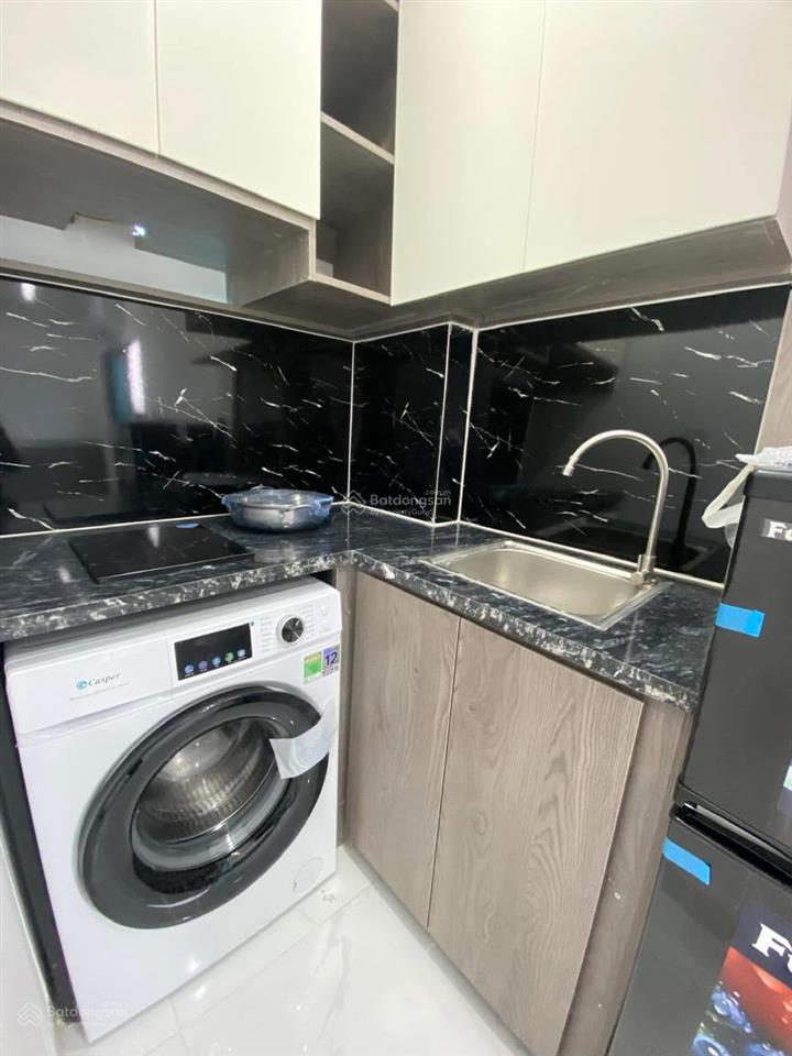 Cần bán ccmn nguyễn ngọc vũ,95m2 x 7 tầng,mt 8m,21 pkk,nhà mới,30m ra ngõ oto,dòng tiền 130tr/tháng