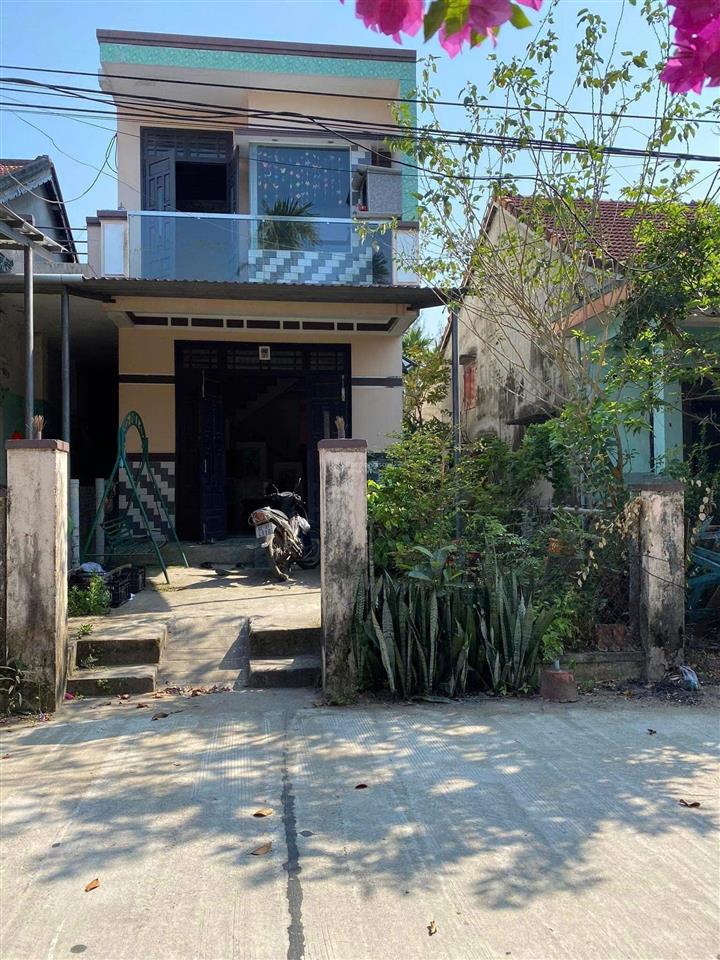 Nhà 2 tầng đường chính đông hà cẩm kim, đang cho thuê sẵn dòng tiền, dt 120m2 ngang 5m