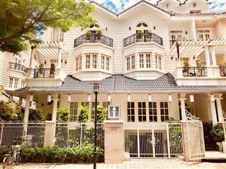 Bán gấp biệt thự saigon pearl  căn đôi size to  2 mặt thoáng  dt 17x21m  cho phép sửa chữa