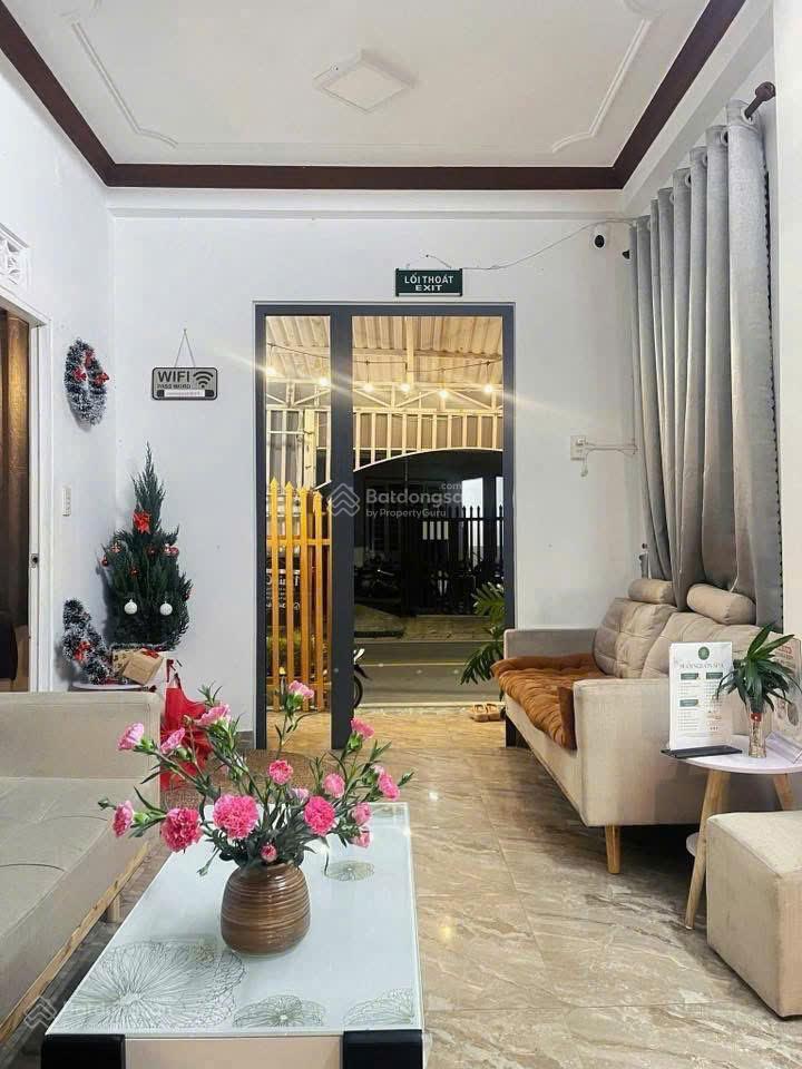 Cân sang spa mặt tiền đường trần khánh dư . p 8 tp đà lat