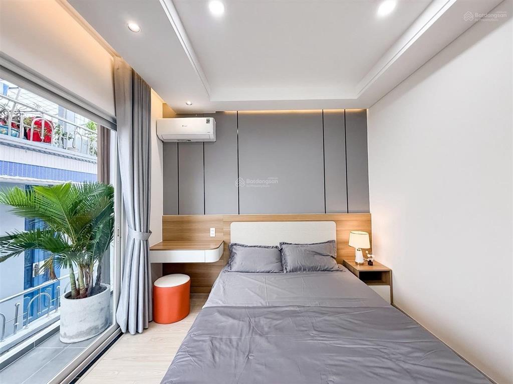 Bán nhà 2 mặt tiền  đường cô bắc, dt 45m2, ngang 4.5 m, giá 8.x tỷ.