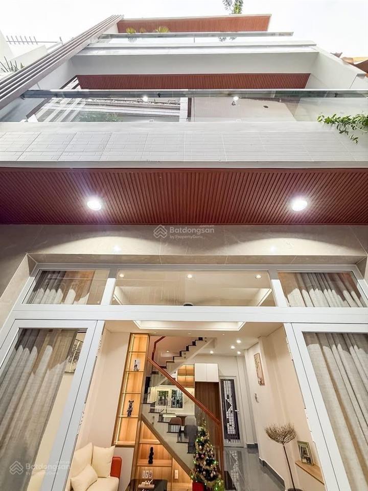 Bán nhà 2 mặt tiền  đường cô bắc, dt 45m2, ngang 4.5 m, giá 8.x tỷ.