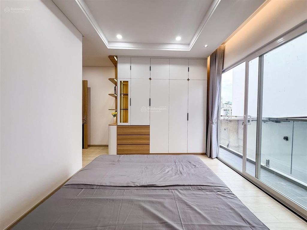 Bán nhà 2 mặt tiền  đường cô bắc, dt 45m2, ngang 4.5 m, giá 8.x tỷ.