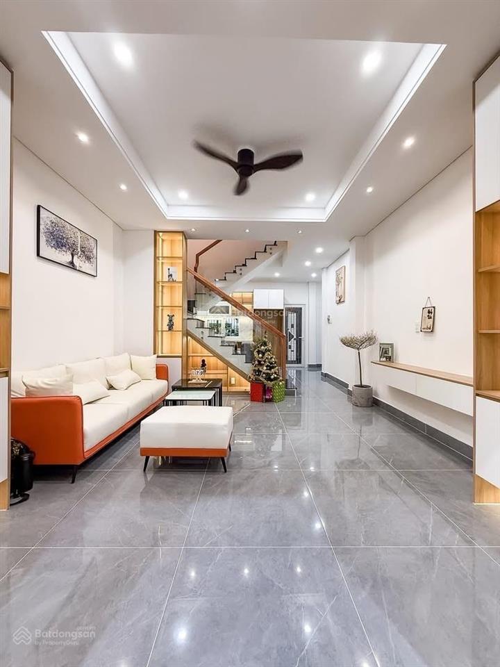 Bán nhà 2 mặt tiền  đường cô bắc, dt 45m2, ngang 4.5 m, giá 8.x tỷ.