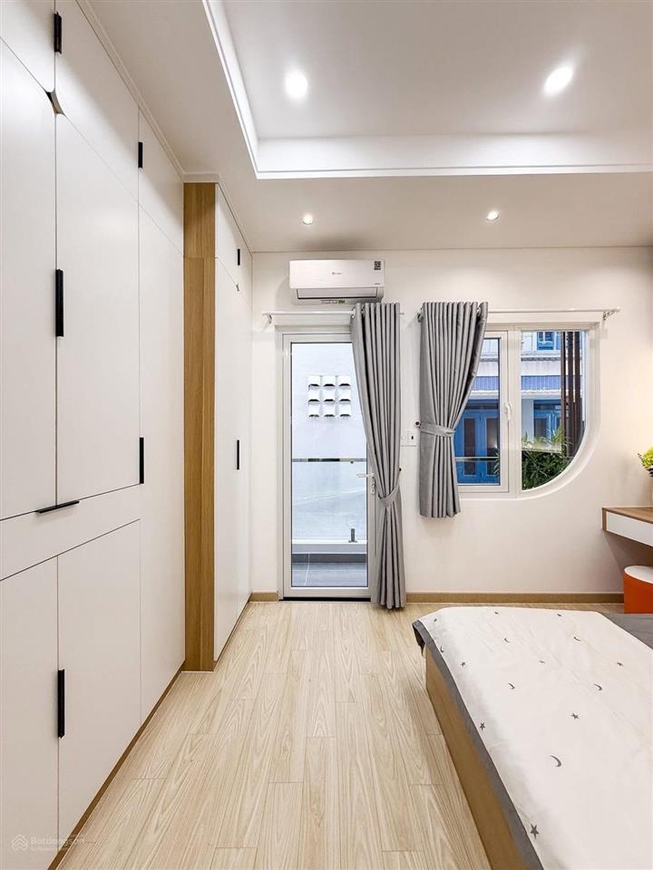 Bán nhà 2 mặt tiền  đường cô bắc, dt 45m2, ngang 4.5 m, giá 8.x tỷ.