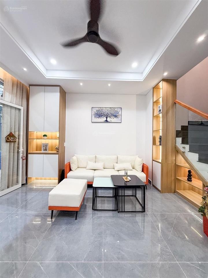 Bán nhà 2 mặt tiền  đường cô bắc, dt 45m2, ngang 4.5 m, giá 8.x tỷ.