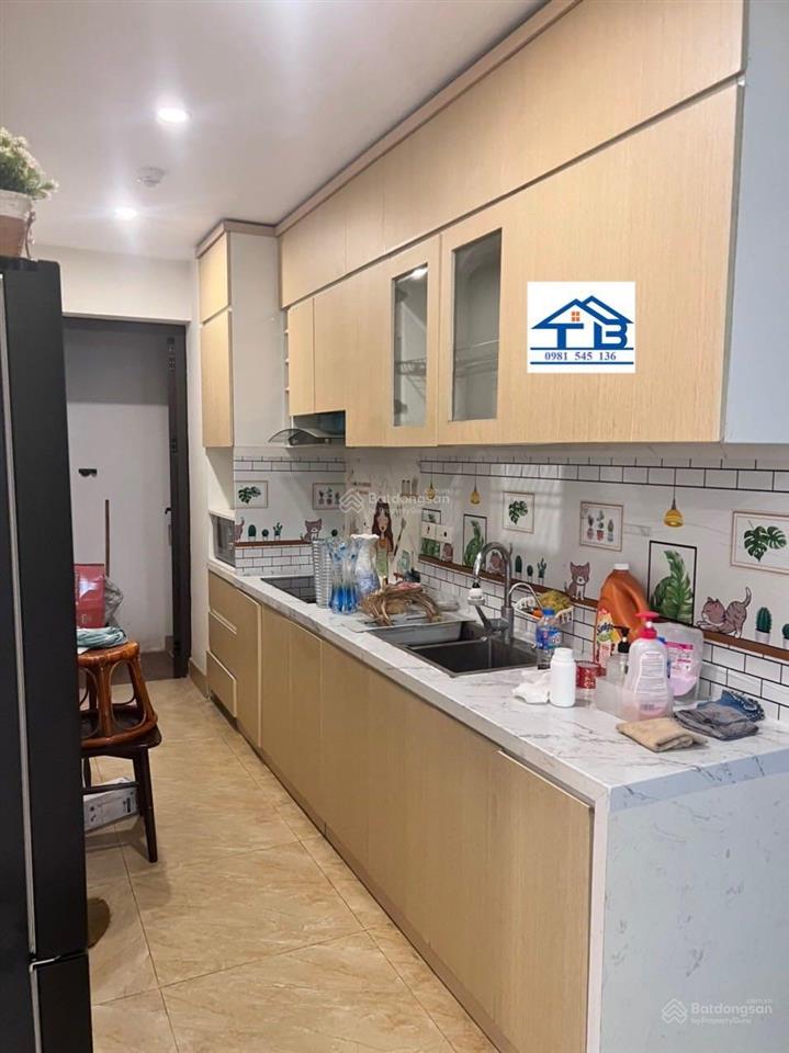 Tôi cho thuê căn hộ chung cư lạc hồng, quận tây hồ, 82m2 2pn nội thất cơ bản, 8 tr/th