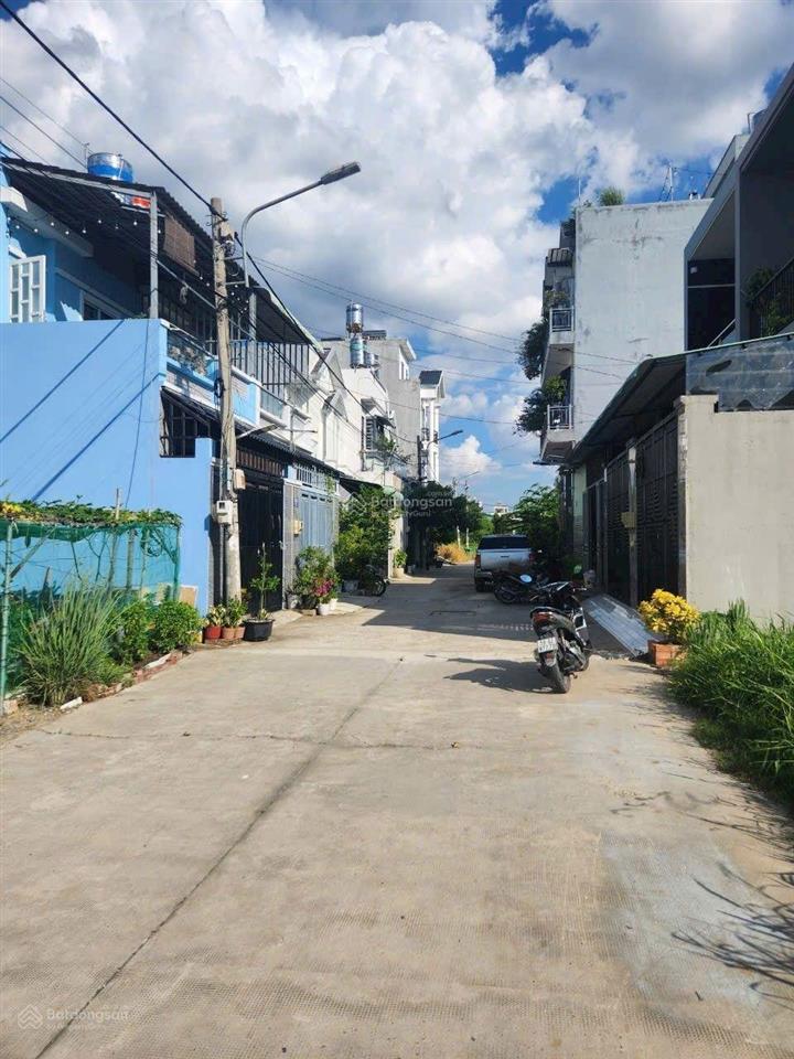 Đất 1/sông vàm thuật p. thạnh xuân  q12  đường bê tông 8m thông