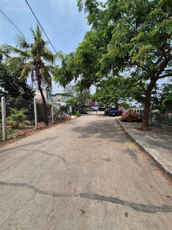 Đất 732m2 ngay bờ kênh tham lương, đường xe tải thông