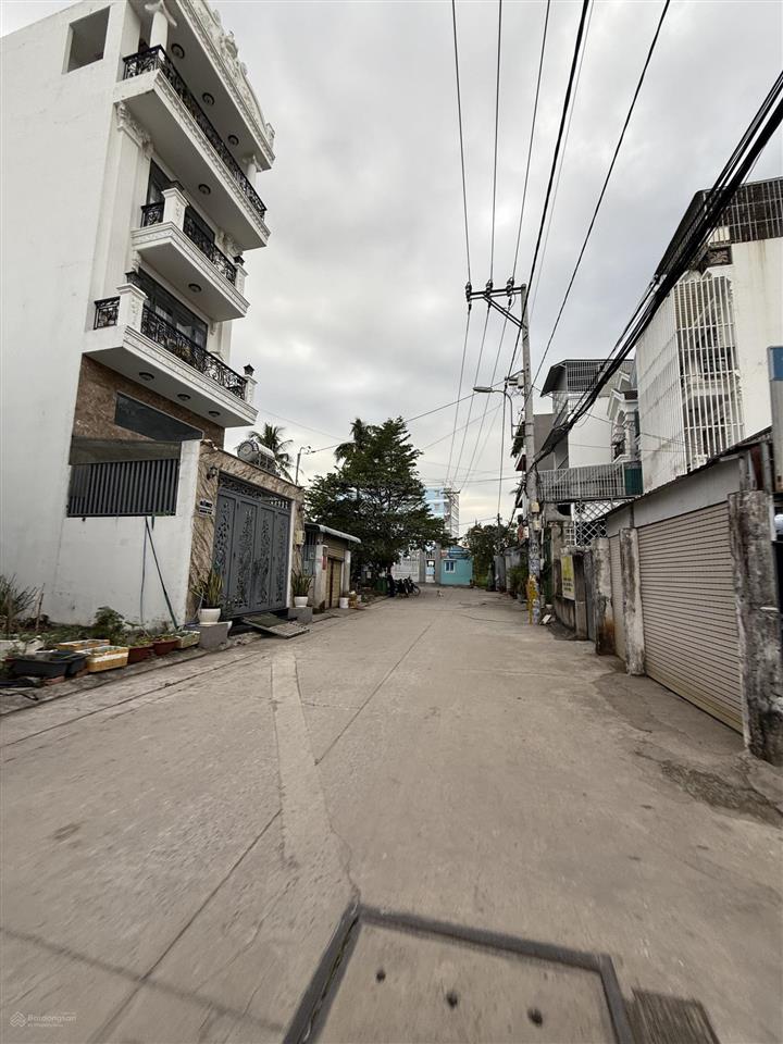 Bán đất tại thạnh lộc 41, ngang 4x23 đường bê tông 10m thông. ngay cổng trường trần cao vân