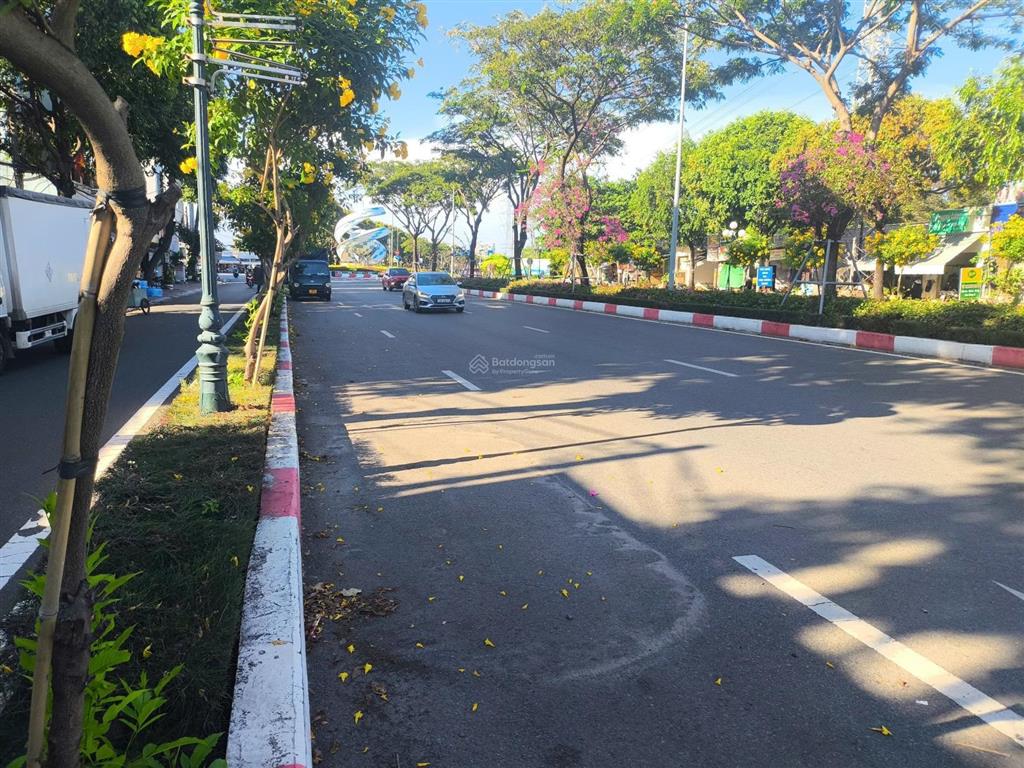 Bán nhà mặt tiền 3 tháng 2 (gần bãi sau, bùng binh paradise) 104m2 5x21m tiện kinh doanh  12,6 tỷ