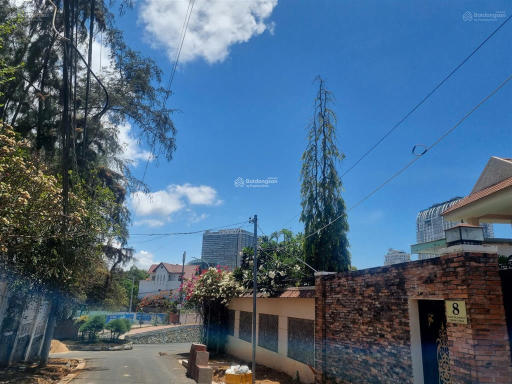 Bán nhà sân vườn khu biệt thự đồi ngọc tước  s=707m2=13x36m  nơi đáng sống tại vũng tàu  57 tỷ