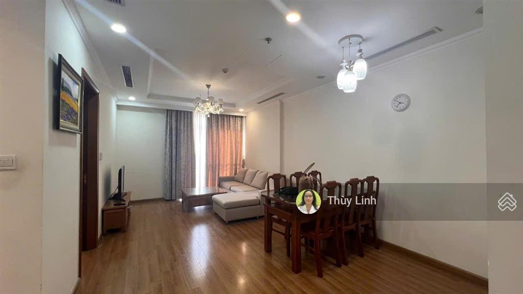 Bán căn hộ vinhomes nguyễn chí thanh, 2 ngủ, hướng đông nam, sẵn nội thất, tầng cao 20+