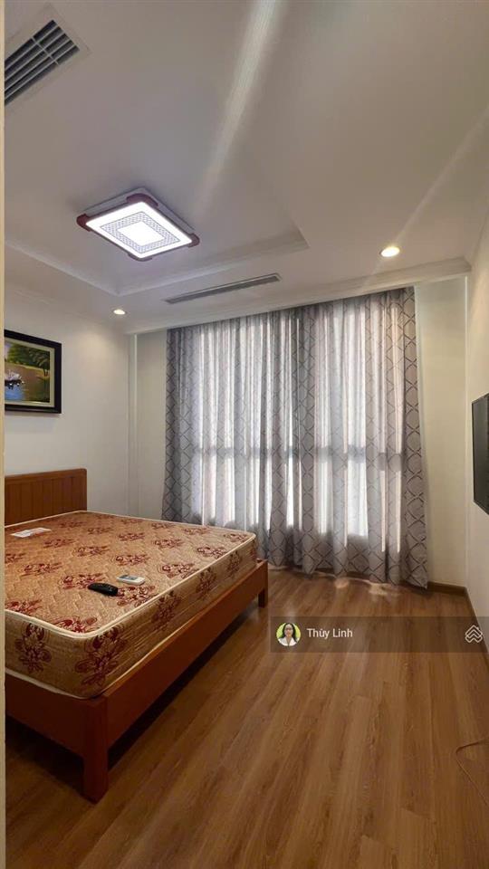Bán căn hộ vinhomes nguyễn chí thanh, 2 ngủ, hướng đông nam, sẵn nội thất, tầng cao 20+
