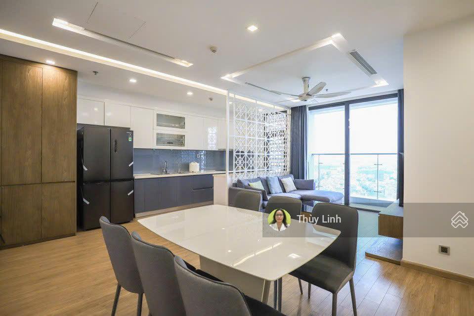 Cho thuê căn góc 3 phòng ngủ tòa m1 vinhomes metropolis, nội thất đẹp, ban công đn