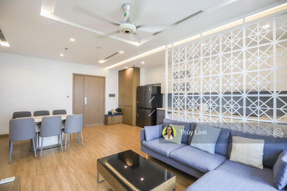 Cho thuê căn góc 3 phòng ngủ tòa m1 vinhomes metropolis, nội thất đẹp, ban công đn