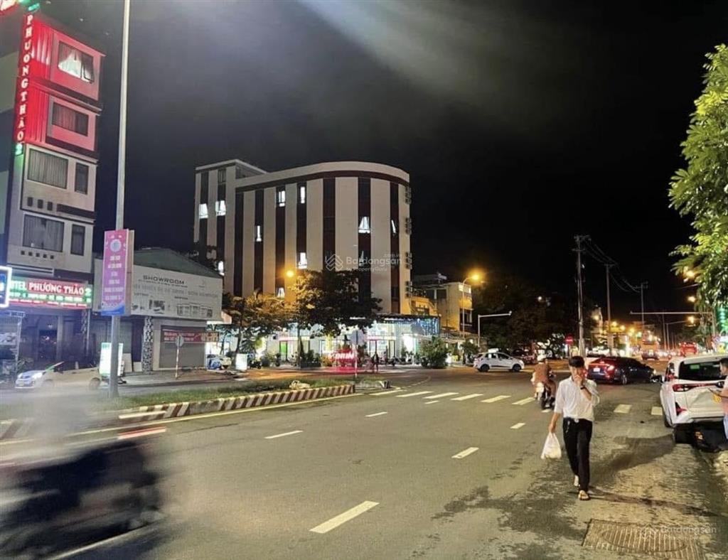 Mặt tiền đường nam trân 240m2 ( 10x 24 ) đường 33m ngay trung tâm bến xe đà nẵng