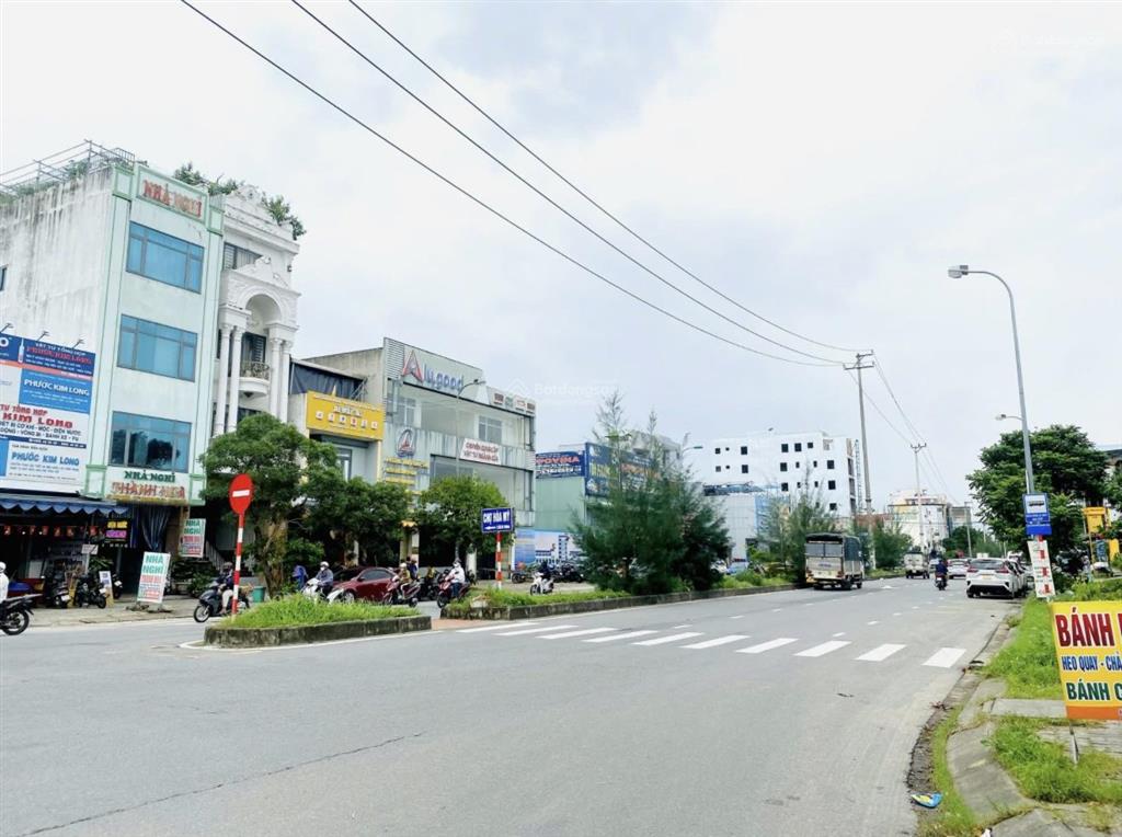 Mặt tiền đường nam trân 240m2 ( 10x 24 ) đường 33m ngay trung tâm bến xe đà nẵng