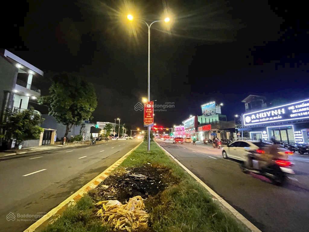 Mặt tiền đường nam trân 240m2 ( 10x 24 ) đường 33m ngay trung tâm bến xe đà nẵng