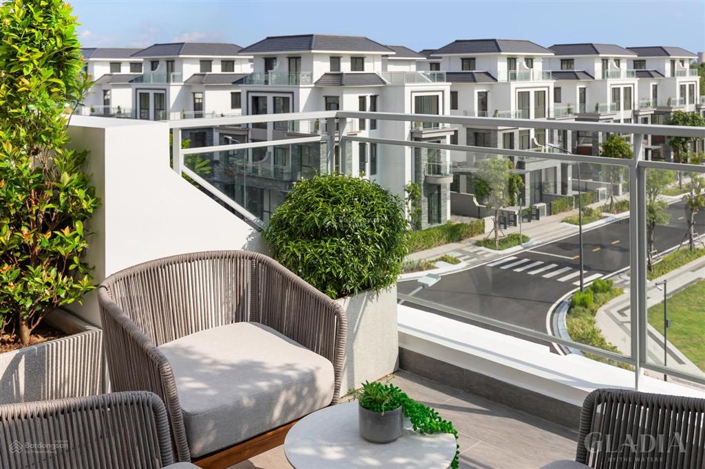 Nhà phố gladia khang điền giáp 3 mặt sông quận 2, giá chỉ 25 tỷ
