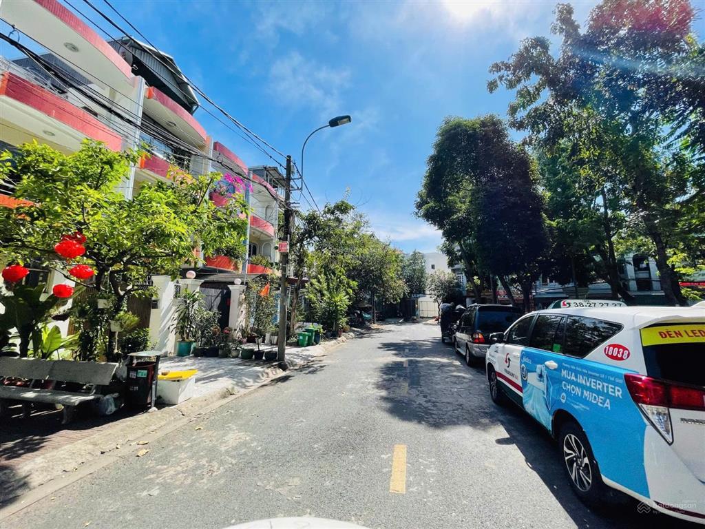 Rẻ nhất him lam linh chiểu kẹt bán nhà 3 tầng 80m2 đường bàn cờ đẹp, công viên cây xanh, 12 tỷ 3