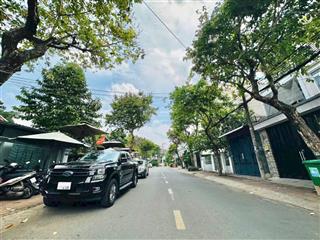 Căn nhà 3 tầng ấm cúng 100m2 mặt tiền khổng tử có sân đậu oto, ngay ngã tư thủ đức giá tốt 13.5 tỷ