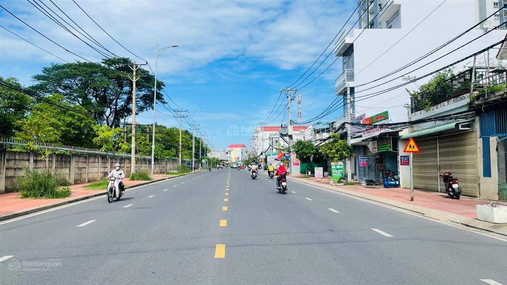 Giá tốt lô đất đẹp 85m2 đường oto kế biệt thự lê văn chí ngay ngã tư thủ đức hướng đông nam 7 tỷ4