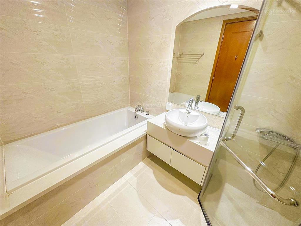 Căn hộ bán tại vinhomes central park tầng cao thuộc landmark plus gồm 2 phòng ngủ diện tích 82,1m2