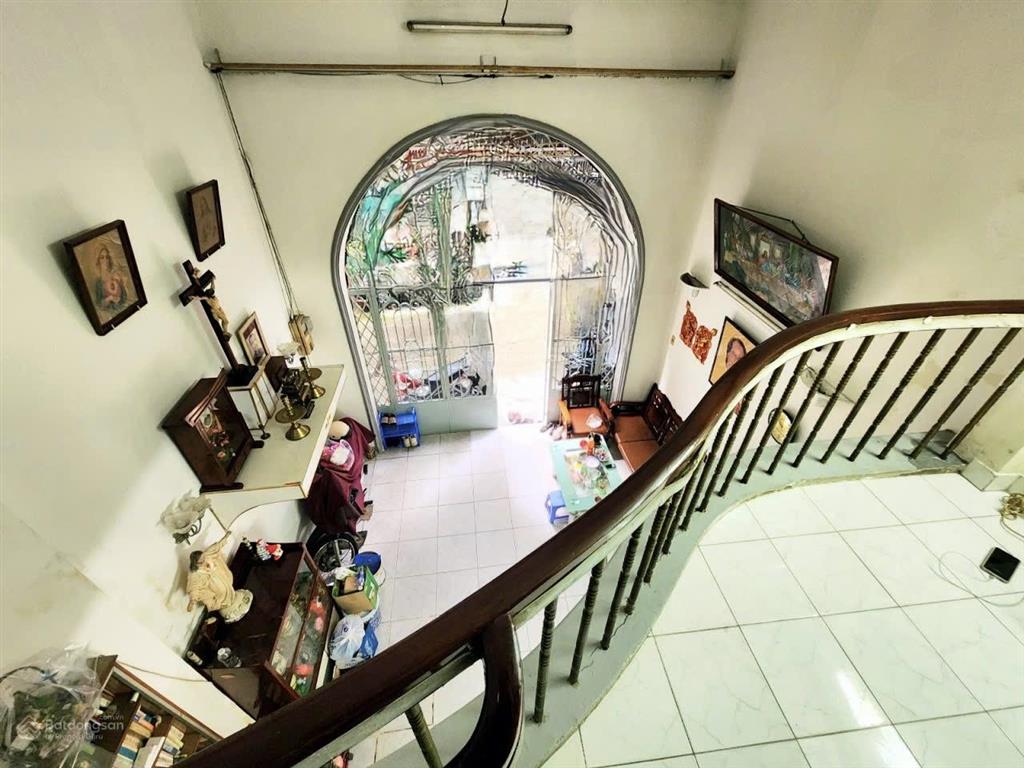 Bán nr lê văn sỹ, 13 tỷ, 50m2, 9pn, 5wc, quận 3, hcm, giá cực chất