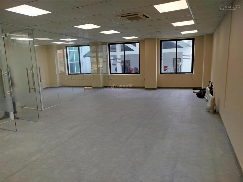 Cho thuê nhà mbkd tầng 1 + 2 toà 66 trần đại nghĩa, hai bà trưng, hn dtsd 130m2