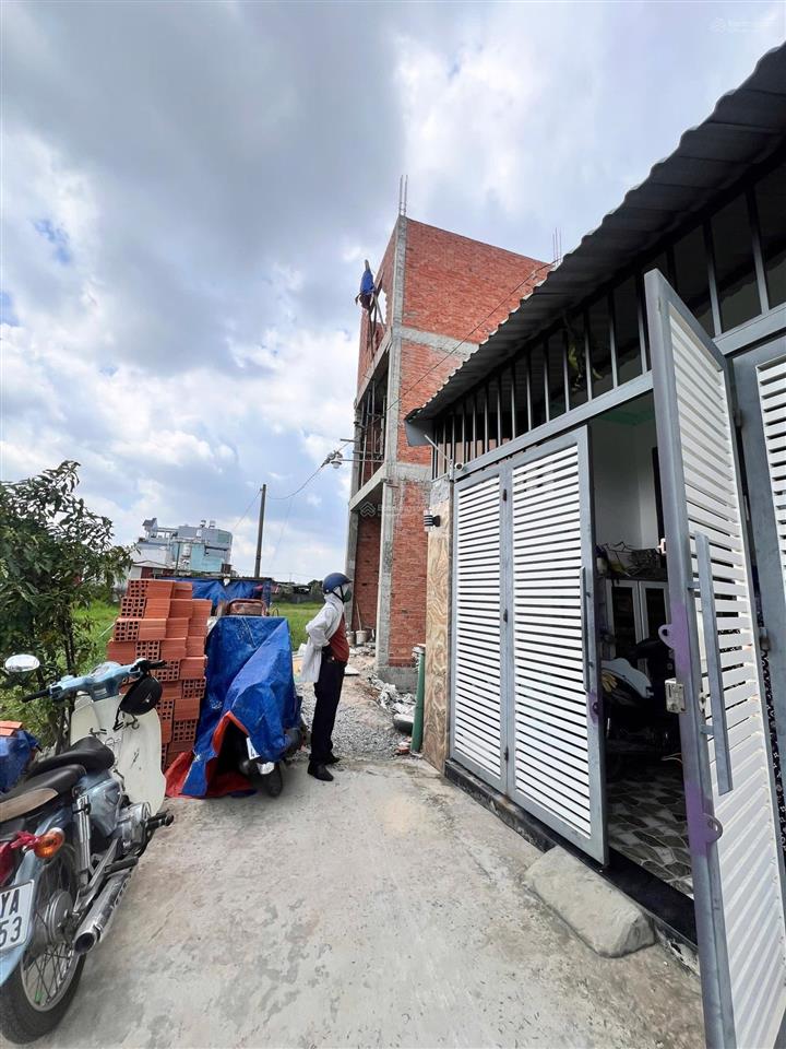 Nhà sổ riêng giáp q12 . diện tích4x15 . cách nhựa 60m
