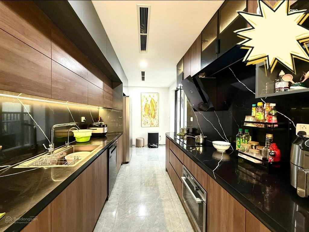 ̂̀ penhouse 3 tầng 288m2 hà đông giá 77tr/m2  0916 471 ***