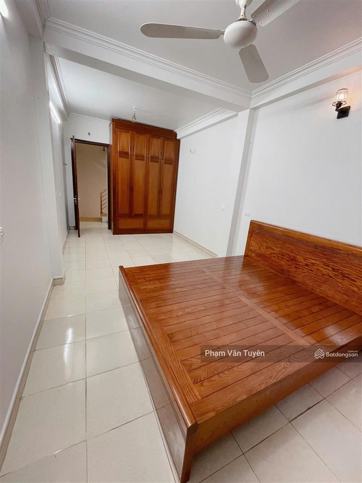 Bán nhà 30m2 x 5 tầng dân xây ,đầy đủ nội thất ,về ở luôn, gần kdt mới lumi hà nội ,giá 5.65 tỷ.