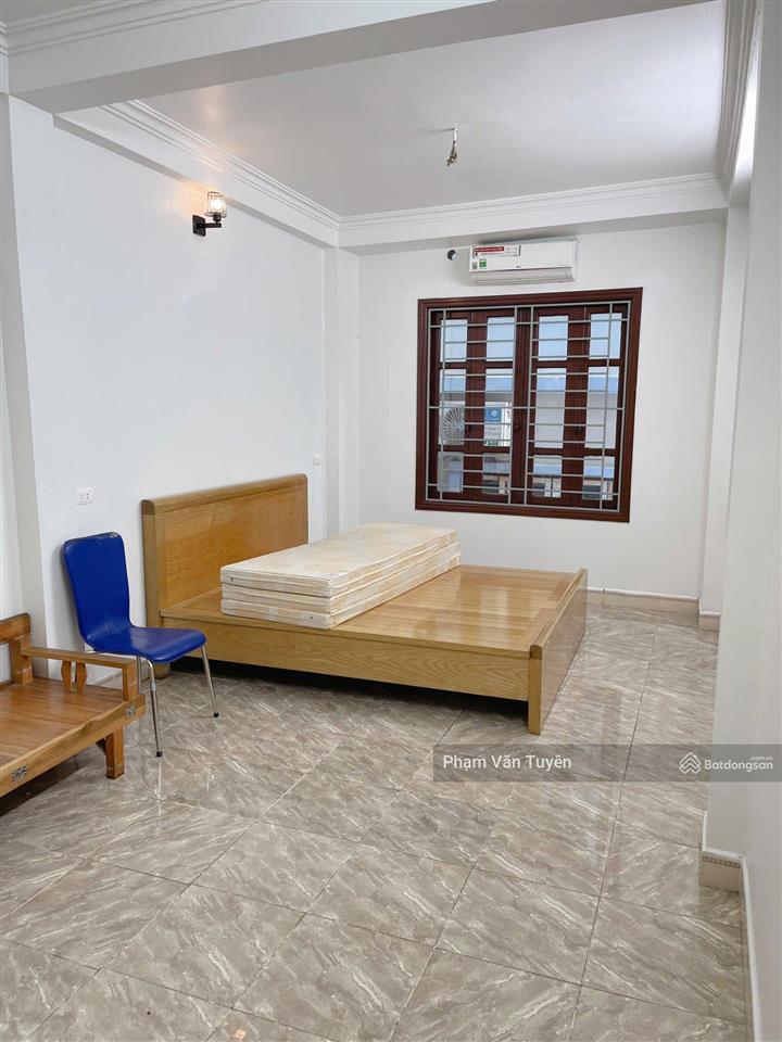 Bán nhà 30m2 x 5 tầng dân xây ,đầy đủ nội thất ,về ở luôn, gần kdt mới lumi hà nội ,giá 5.65 tỷ.