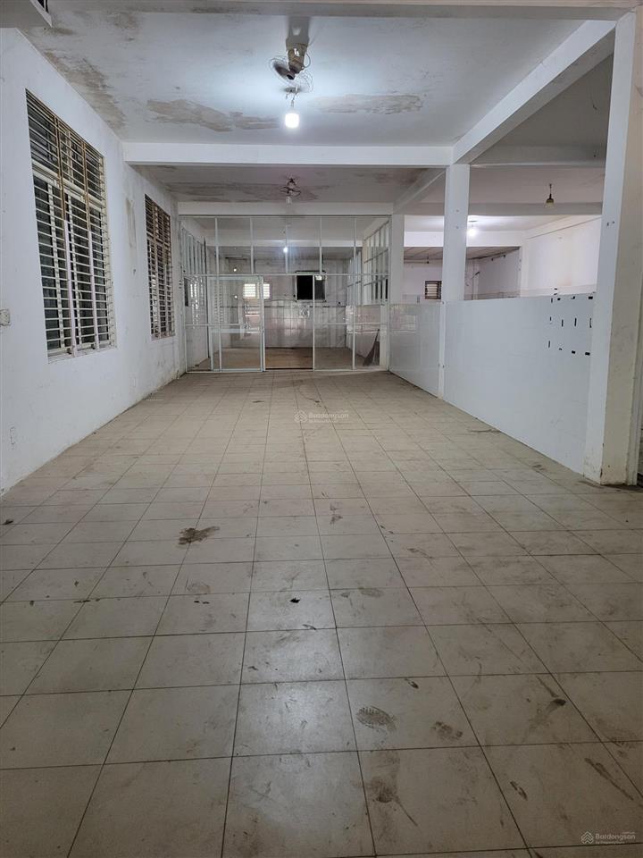 Cho thuê nhà mặt phố đông tác, 70 triệu/th, 955 m2, hàng hiếm tại dĩ an, bình dương