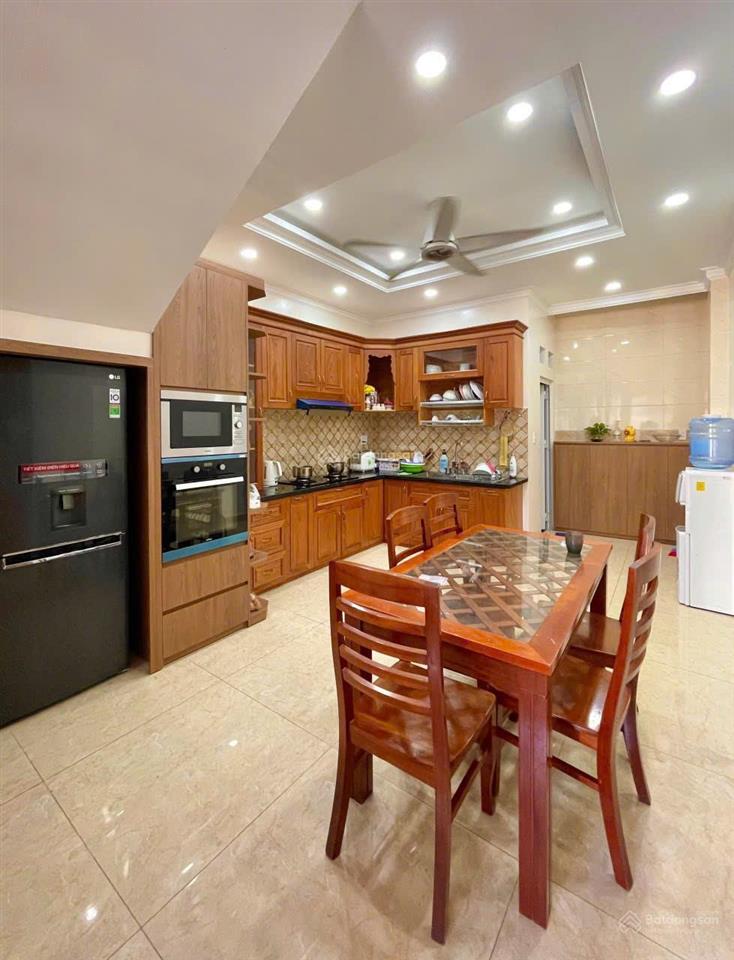 Bán nhà mặt tiền kinh doanh 3 lầu sau lưng gigamall phạm văn đồng