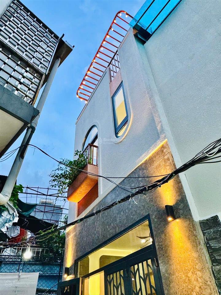 Bán nhà mới 100%  xvnt gần hàng xanh  khu d2  làng đại học  chỉ 3.68 tỷ