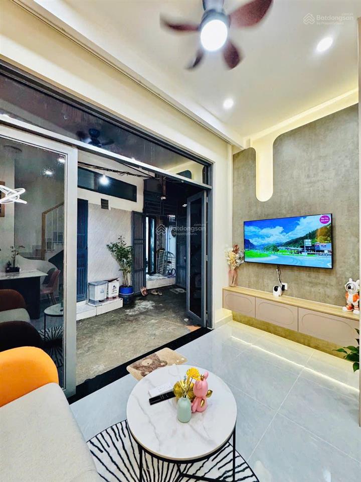 Bán nhà mới 100%  xvnt gần hàng xanh  khu d2  làng đại học  chỉ 3.68 tỷ