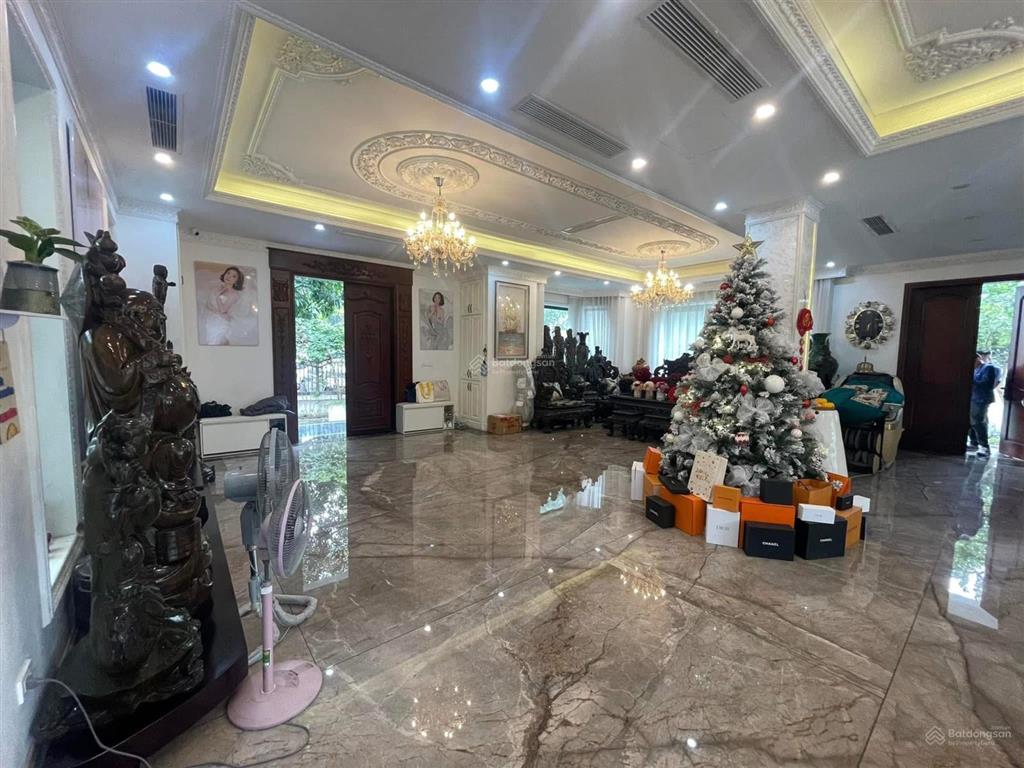 Bán biệt thự vinhomes riverside nơi tập chung toàn quý tộc và giới thượng lưu 360m2 giá 160 tỷ