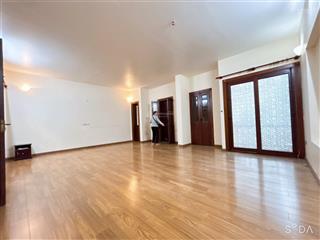 Bán biệt thự trung tâm cầu giấy , nhà quan trức trung ương để lại bảo vệ 24/7 133m giá bán 42.5 tỷ