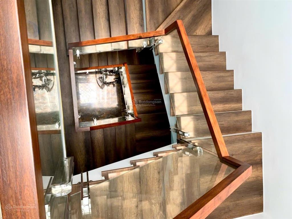 Chuyển nhượng căn bt 180m2 3 tầng full nội thất kbt mê linh, anh dũng, giá tt.  0975 015 ***