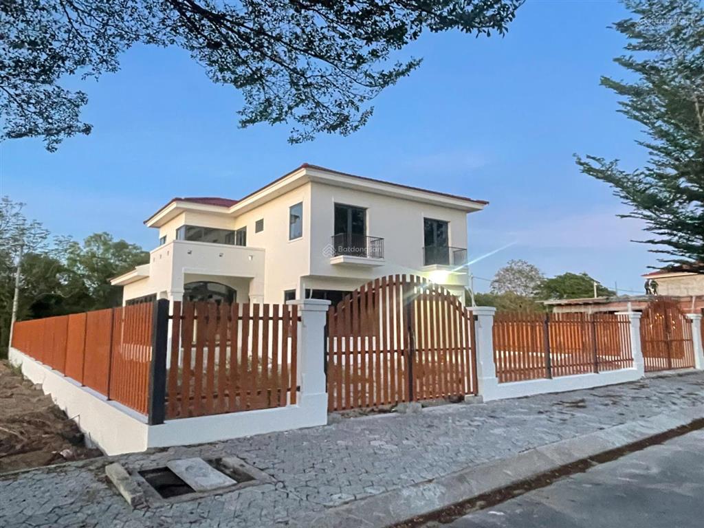 Cần bán 5 nền villa giá 23tr28tr/m2 vị trí view đẹp, và 3 nền nhà phố 4,5 tỷ