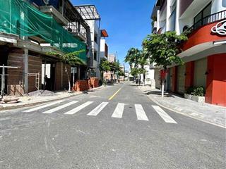 Bán gấp  nhà sổ đỏ  đường b5 kđt vcn phước long  nhà đẹp giá tốt  có dòng tiền cho thuê cực tốt