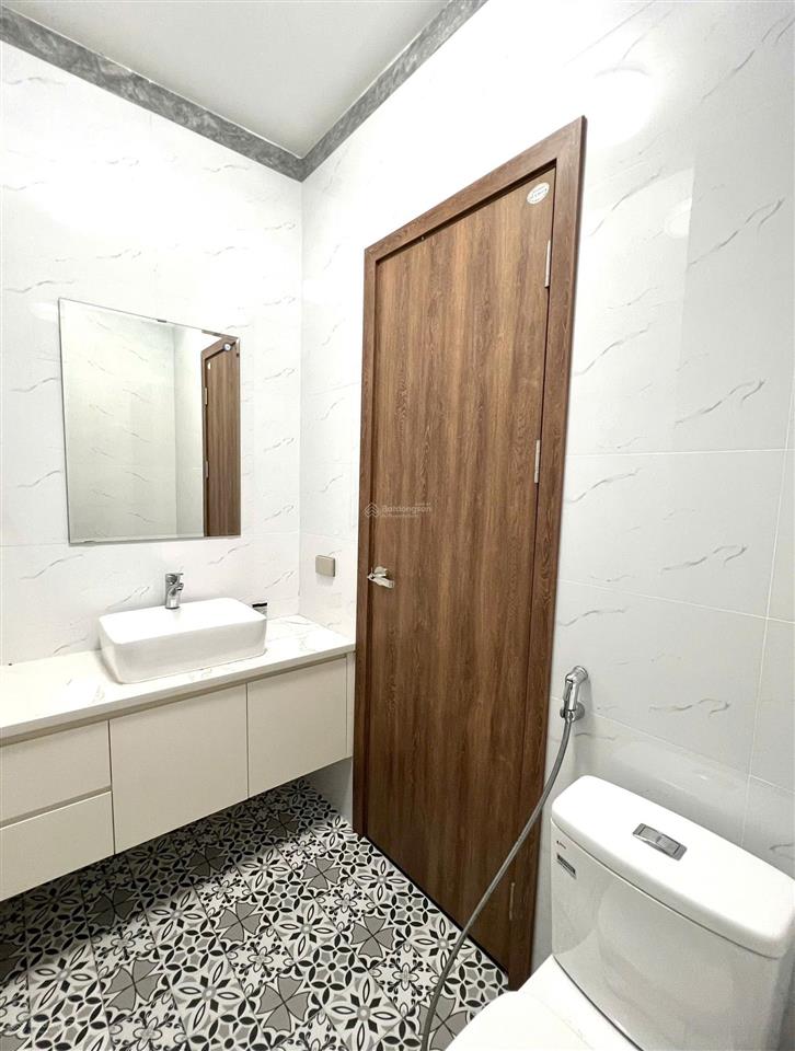 Cho thuê nhà văn cao, 100m², 4 tầng, 6 ngủ full, 18 triệu  0912 473 ***