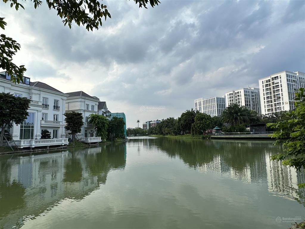 Bán đơn lập anh đào 9, vườn hoa. 366m, hoàn thiện đẹp, điểm sông rộng đẹp nhất trung tâm riverside