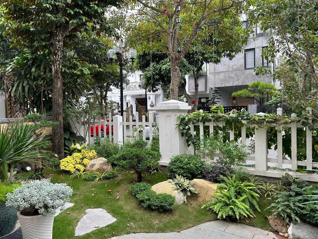 Bán đơn lập anh đào 9, vườn hoa. 366m, hoàn thiện đẹp, điểm sông rộng đẹp nhất trung tâm riverside