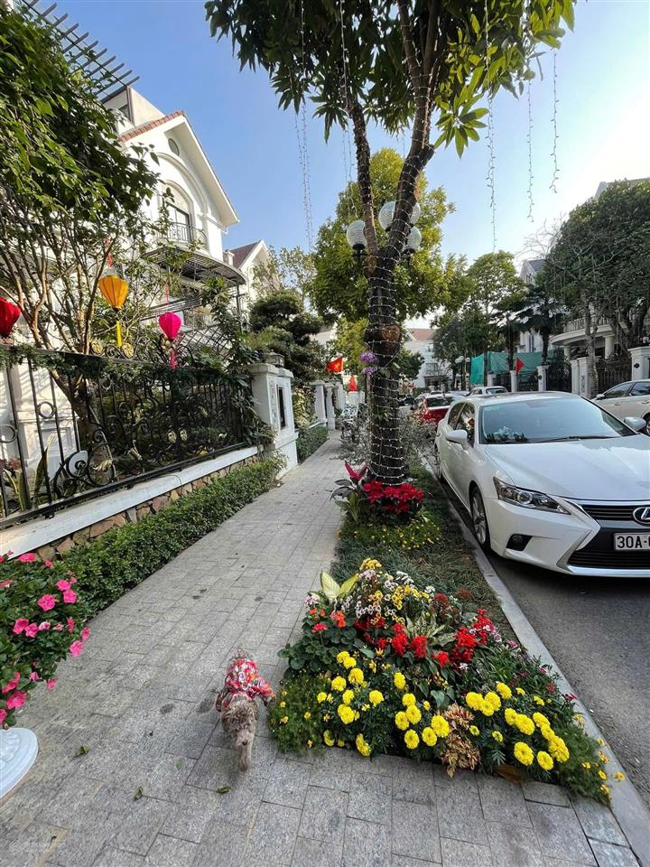 Tổng hợp 3 lô song lập vinhome riverside, 165m, hoàn thiện. vị trí đẹp, chủ nhà cần bán giá 52 tỷ.