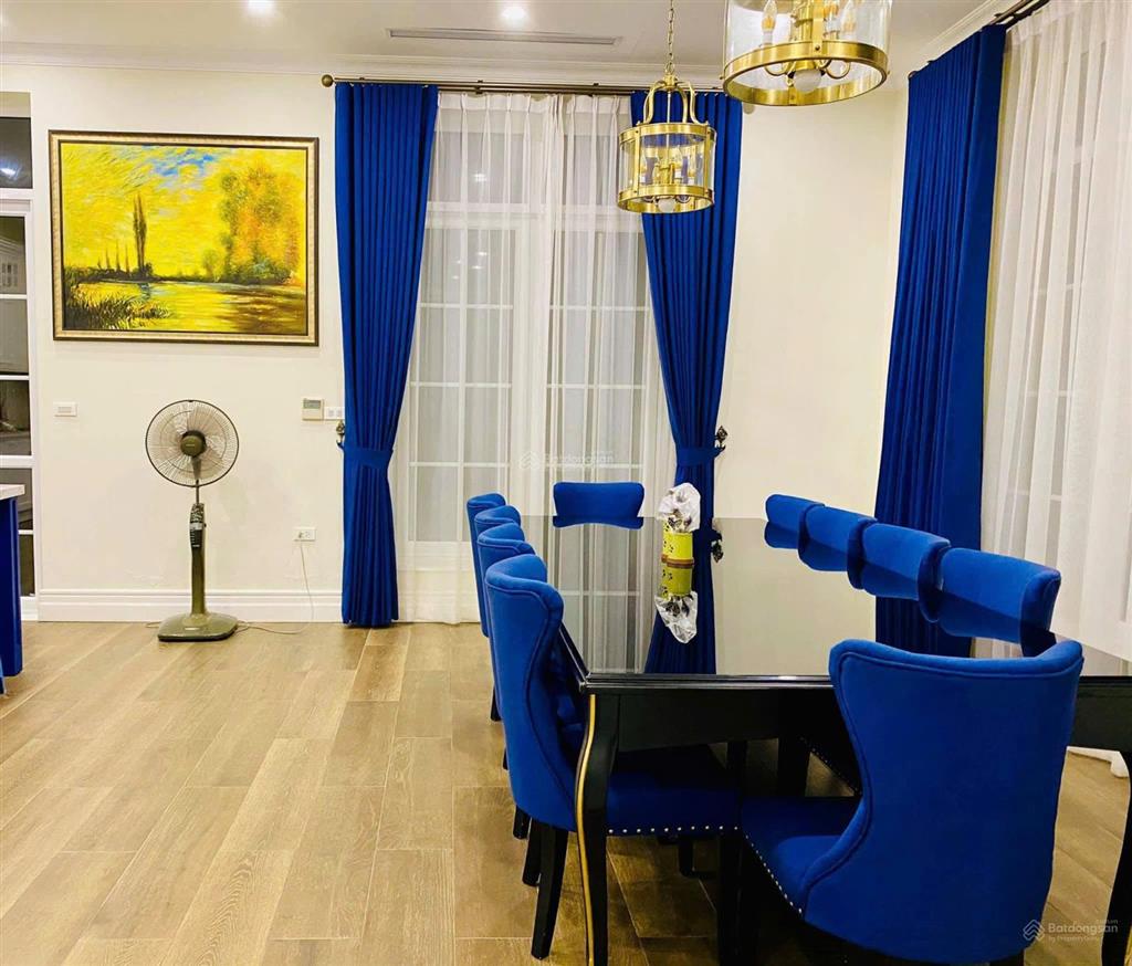 Bán bt hoa phượng. 178m2. đn, mặt tiền 10m, sông trước nhà, hoàn thiện đẹp, thang máy, giá 55 tỷ